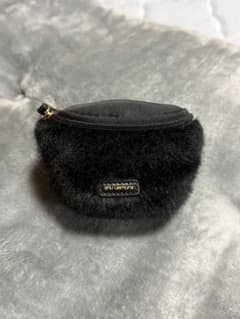 shu uemura ファーポーチ ブラックのサムネイル