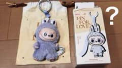 【値下げ】ラブブ PIN FOR LOVE ぬいぐるみペンダント ？のサムネイル