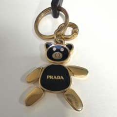 PRADA プラダ クマ ベア キーホルダー バッグチャーム ゴールド - メルカリ