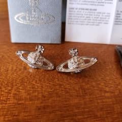 Vivienne Westwood オーブ ピアスのサムネイル