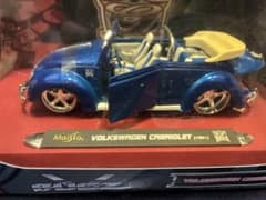 Maisto 1/18 Volkswagen Cabriolet 1951のサムネイル