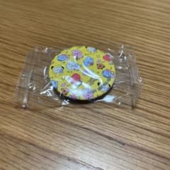 【新品未使用】くら寿司　BT21 オリジナル缶バッジのサムネイル