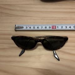 【ケース付き】Ray-Ban ダークグリーン オーバルサングラスのサムネイル