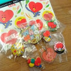 BT21 TATA キーホルダー ステッカー　ガチャ　くら寿司　爽健美茶のサムネイル