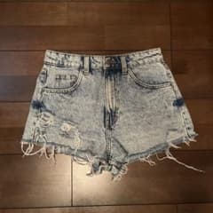 ZARA ケミカルウォッシュ デニムショートパンツのサムネイル