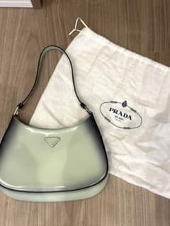 値下げ中‼️【海外限定色】PRADA プラダ cleo クレオ レザー バックのサムネイル