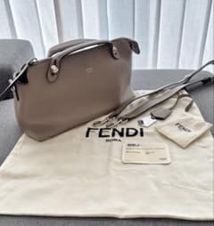 FENDI By The Way Medium ハンドバッグ　バイザウェイのサムネイル