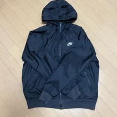 NIKEのジャンパーのサムネイル