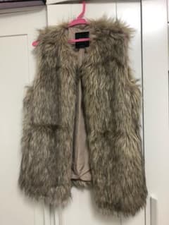 【値下げ】Bershka ファーベストのサムネイル