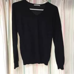 UNIQLO 黒ニットのサムネイル