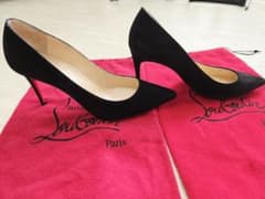 Christian Louboutin 黒スエードハイヒールのサムネイル