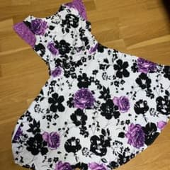花柄ワンピースのサムネイル