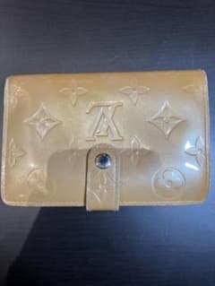 ルイヴィトン ヴェルニ ヴィエノワ 財布 ガマ口　白　ホワイト　二つ折り財布のサムネイル