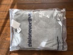 は*ち様 thisisneverthat フーディ 美品【早い者勝ち】のサムネイル