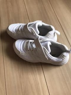 瞬足　21㌢ホワイト　シューズのサムネイル