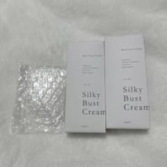 Silky Bust Cream 50g バストケアクリーム2個 カッサ付き！のサムネイル