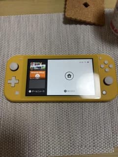 ニンテンドースイッチライト イエロー + あつめれどうぶつの森のサムネイル