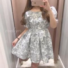 evelyn 花柄ワンピースのサムネイル