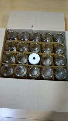 菌糸ビンのサムネイル