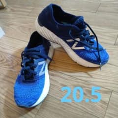 20.5 スニーカーのサムネイル