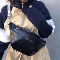 ANDGEEBEE 村瀬紗英 ロゴテープボディバッグのサムネイル