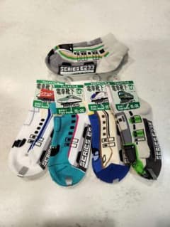 [新品未使用] 電車靴下 Train Socks 15～20センチ 5足セットのサムネイル