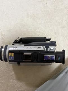 【ジャンク】　ソニー デジタルビデオカメラ DCR-TRV30のサムネイル