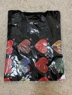 香取慎吾 個展 BOUM!BOUM!BOUM! ハート柄 半袖Tシャツ 黒のサムネイル