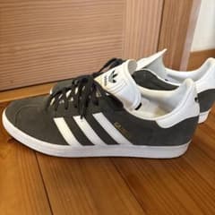 adidas GAZELLE グレー スニーカーのサムネイル