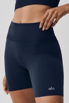 alo 5インチ Seamless リブ フェイバリット ショーツXXSのサムネイル