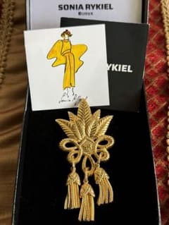 1990ssフランス製 SONIA RYKIEL フリンジ 箱付き ブローチ 1990ssフランス製 SONIA RYKIEL フリンジ 箱付き ブローチ - メルカリ