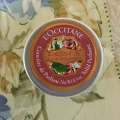 【新品・値下げ】ロクシタン ソリッドパフューム ローズのサムネイル