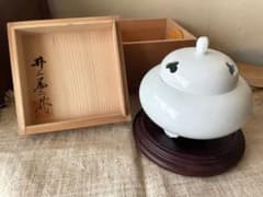 人間国宝 井上萬二 】白磁 香炉 透かし彫り 共箱 - メルカリ