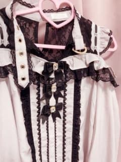 LIZ LISA 3つリボンフロントチョーカーブラウス ピンク 黒 ♡のサムネイル