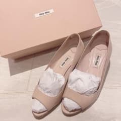 miumiu♡美品　ビジュー　パンプスのサムネイル
