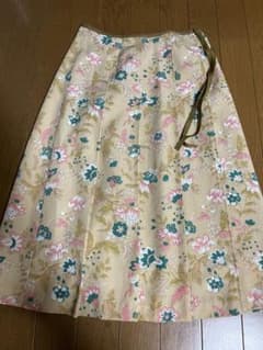 LOIS CAFE 花柄巻スカート　フレアスカート　Mのサムネイル