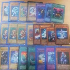 遊戯王(青眼、ブラックマジシャン、ハーピィーの羽根箒など)のサムネイル