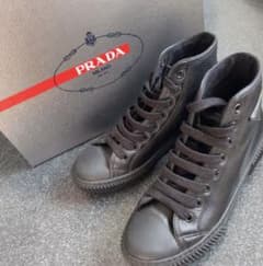 PRADA スニーカーのサムネイル