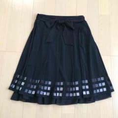 値下げ中！膝丈スカート 黒 オールシーズンのサムネイル