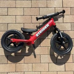 STRIDER 赤 バランスバイクのサムネイル