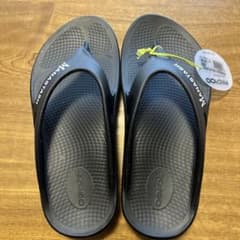 OOFOS マナスタッシュ ブラック M8/W10 OOFOS マナスタッシュ ブラック M8/W10 - メルカリ