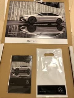 新品セット　2022年メルセデス・ベンツ　壁掛けカレンダー＆卓上カレンダーのサムネイル