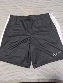 t*a様 ☆美品　Nikeサイズ2XL　短パンのサムネイル