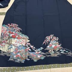 花柄刺繍 黒地　黒留袖のサムネイル