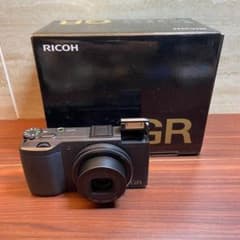RICOH GR デジカメ ほぼ新品 4933 - メルカリ