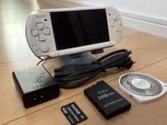 極美品 動作確認品 PSP 3000 パールホワイト すぐ遊べるセットのサムネイル