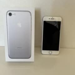 Apple iPhone 7 シルバー 本体 元箱付きのサムネイル