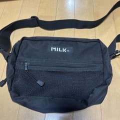Y*乏様 MILKFED. ブラック ショルダーバッグのサムネイル