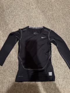 NIKE kidsラッシュガードのサムネイル