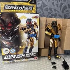 RKF ライダーキックスフィギュア 仮面ライダーグリス 装動 よりも